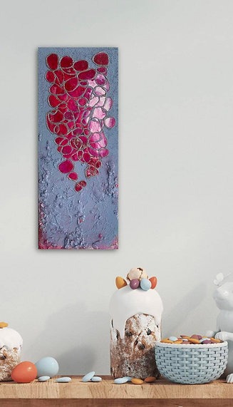 L'œuvre " Souffle rose " de Xirkys exposée dans un décor