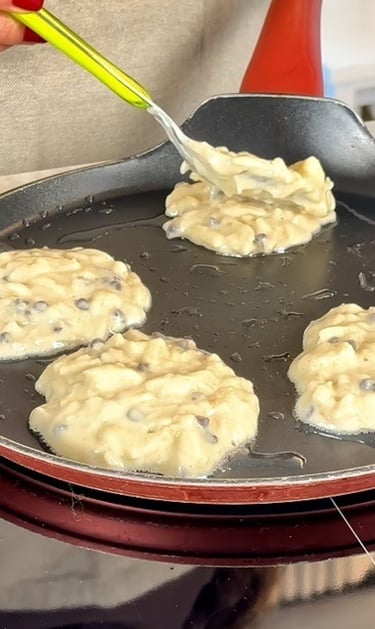 Prepare the pan with a touch of coconut oil