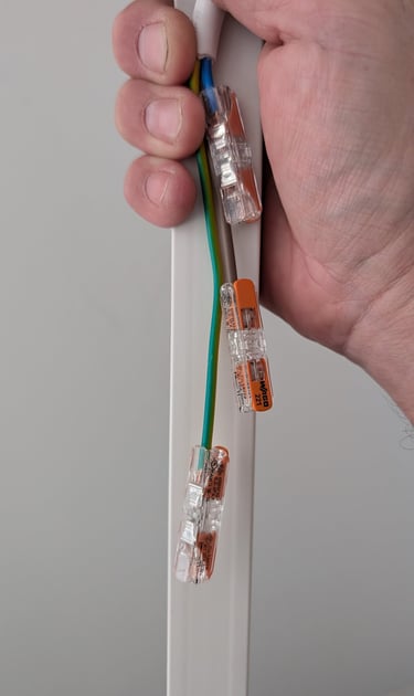 Staggered cable joins
