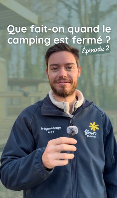 Créatrice de contenu freelance réalisant des vidéos pour une marque