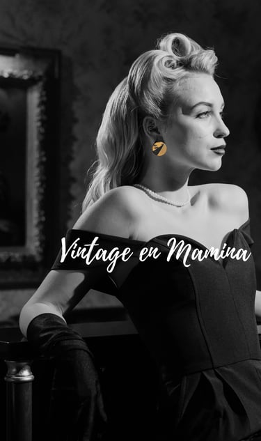 femme qui porte une paire de boucles d'oreille en cuir rond en marqueterie de cuir modèle Mamina