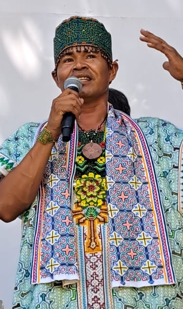 Roger Bardales speaking in his function as Amazonian Embassador in traditiona
