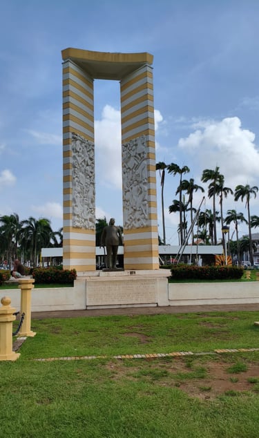 MONUMENTO: A Coluna da Republica de 1890.(CAYENA)