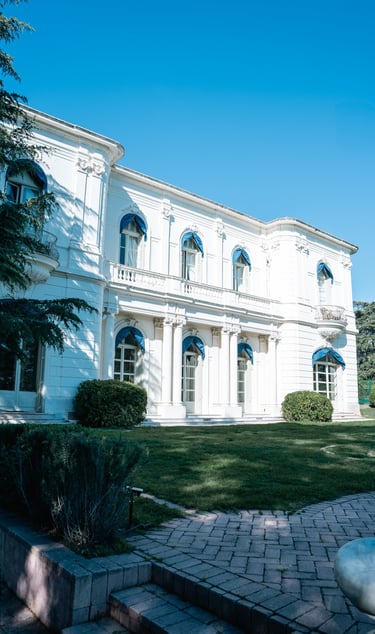 Photo extérieure vue villa de luxe pour location saisonnière