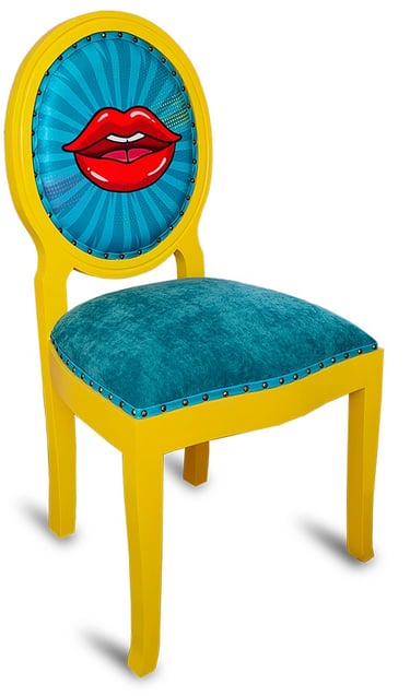 silla de madera con diseño
