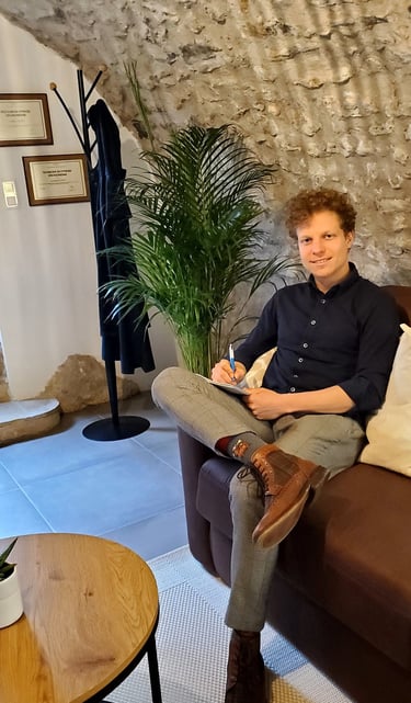 Cabinet d’hypnose de Jonathan Cuinat à Vence, séances individuelles en hypnothérapie