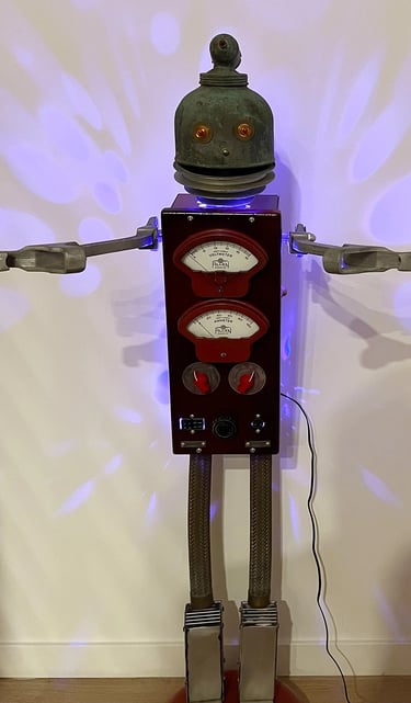 Assemblage robot named Earl by Santa Barbara sculptor Tal Avitzur.