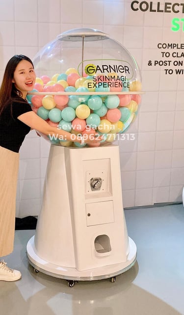 sewa mesin gacha jumbo gachapon putih di skinmagi experience