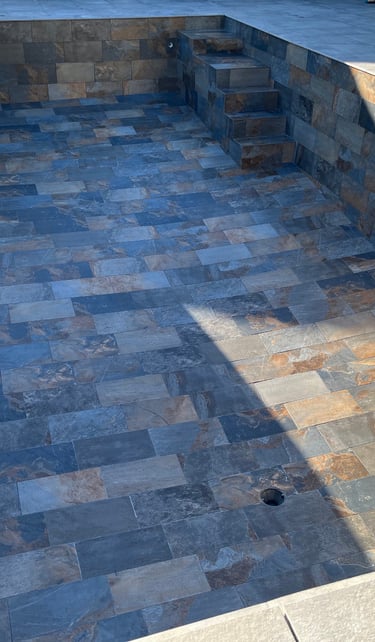 réalisation d'une piscine en béton armé par EGPR à Solliès-pont