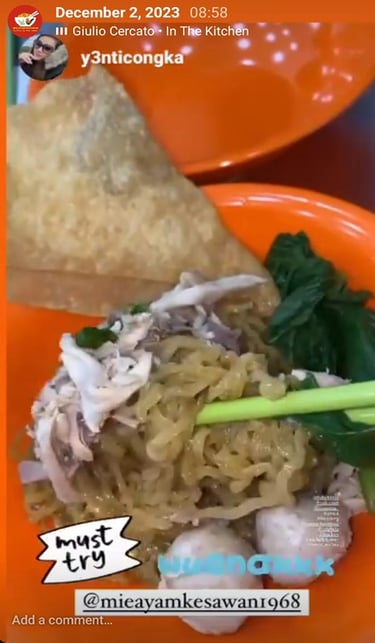 Keseruan makan di Mie Ayam Kesawan rukan osaka pik 2
