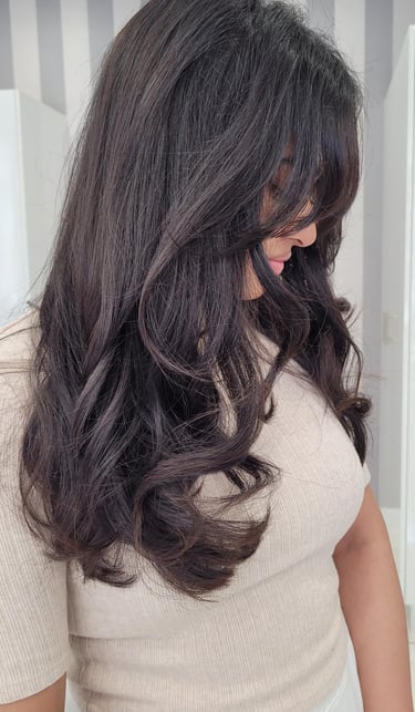 dark wavy hairstyle