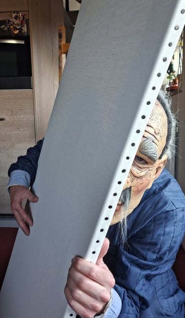 Kunstenaar Henk Tieten kunstzinnig op de foto