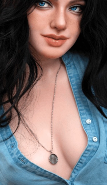 sex doll Ivy from Irontech Doll posing