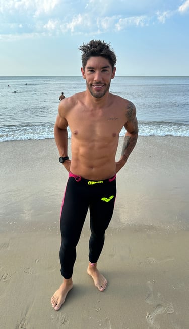 Nicolás Culela entrenador de natación en la playa (aguas abiertas)