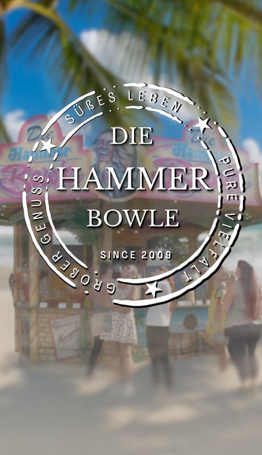 Der Hammer Bowle Stand auf einem Volksfest mit Strand im Hintergrund