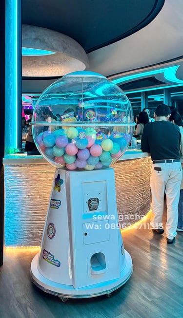 sewa mesin gachapon putih jumbo di Anthem Jskarta
