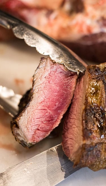 Carnes maduradas y parrilla tipo Argentina en el restaurante Vinos y Parila V.&.P en Filandia