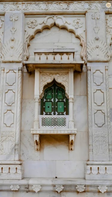 Detailed marble carvings at Jaswant Thada, highlighting the fine artistry of Rajasthani architecture.