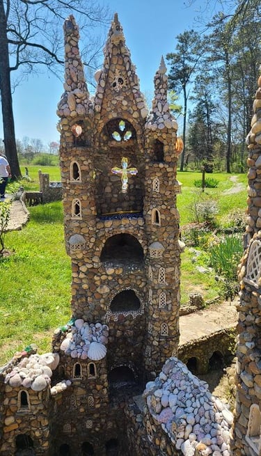 Calhoun, GA - The Rock Garden's miniature world of famous castles 