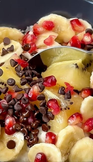 Aggiungi i topping della crema di riso al cocco
