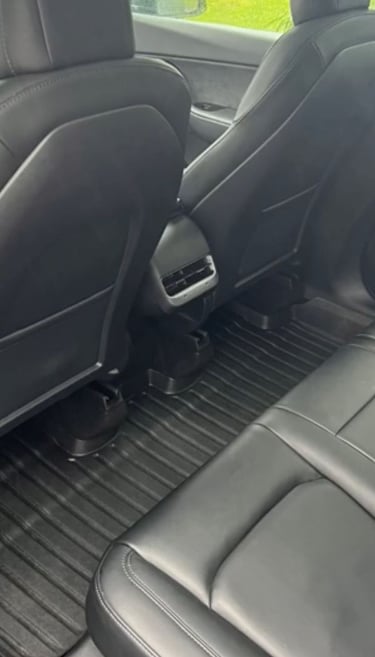 sol voiture intérieur après