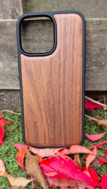 a wooden iphone case with a wooden iphone case