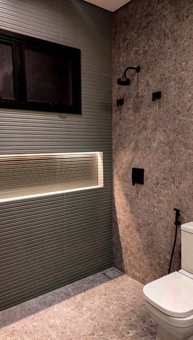 banheiro moderno espaçoso