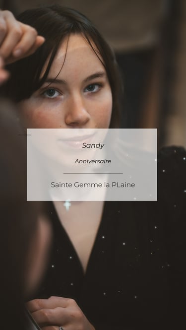 Photographe anniversaire en Provence, portrait naturel en intérieur à Sainte-Gemme-la-Plaine