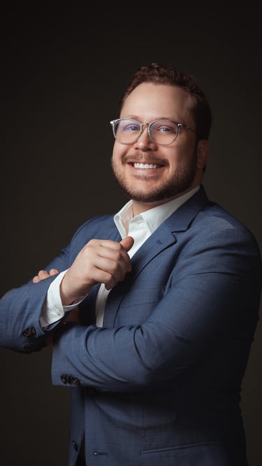 Dr. Ciro Vinícius Rezende dos Reis Vinícius Rezende dos Reis 