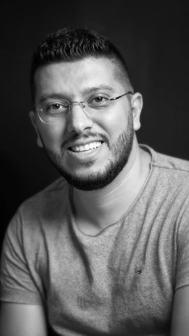 Mo Hajjar, Montreal photographer, graphic designer, and UX/UI designer, specializing in visual story