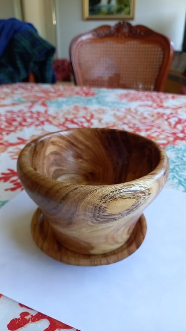 Pot, avec soucoupe en albizia