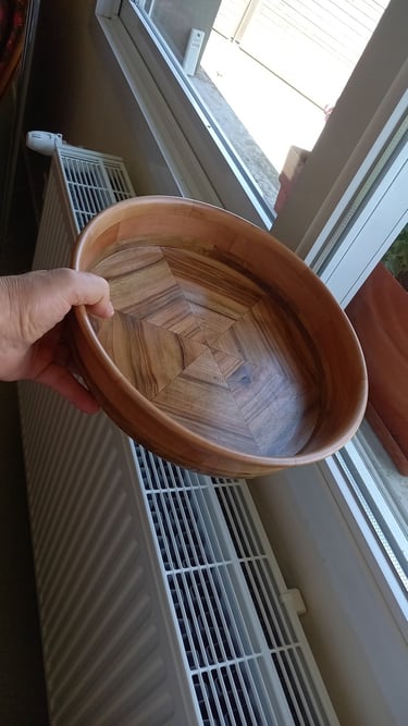 Coupe de fruits en bois assemblé et collé