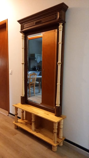 Miroir de couloir, avec colonnes tournées - sapin