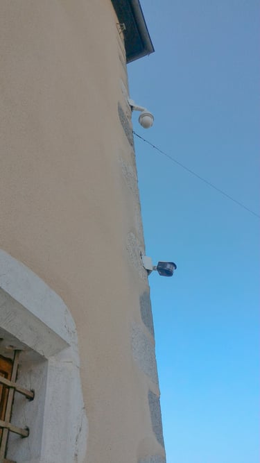Système de vidéosurveillance installé par Phonie-Sat pour une école en Haute-Savoie