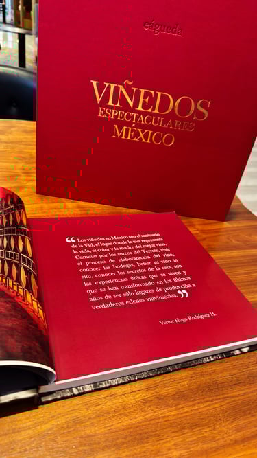 Estuche y carta del editor del libro Viñedos Espectaculares México