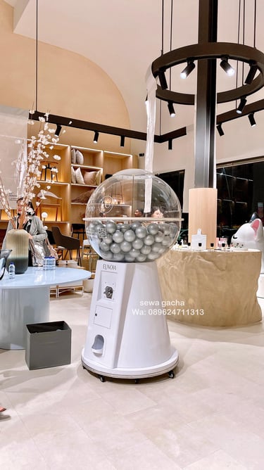 sewa mesin gacha jumbo putih gachapon di PIK