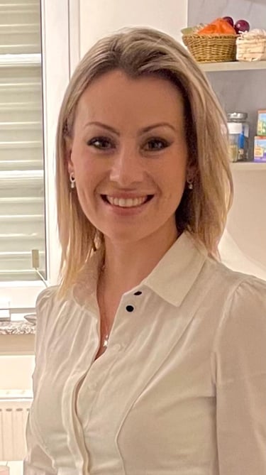 Porträt von Kristina Spieß, zertifizierte Ernährungsberaterin und Mykotherapeutin für Hunde.