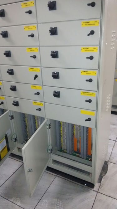 Serviço de montagem e manutenção de instalação elétrica industrial