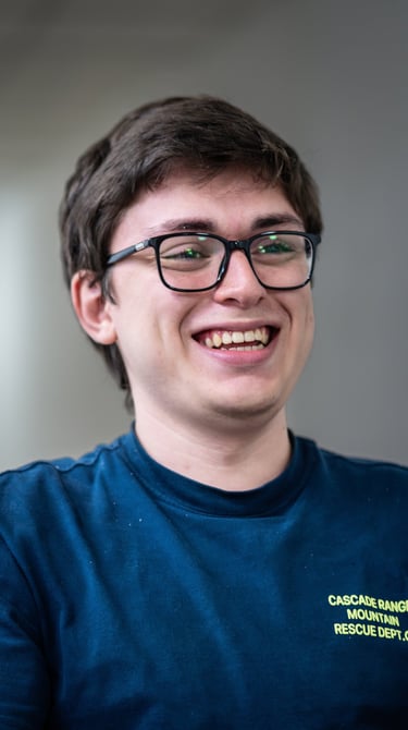 Ajedrecista sonriendo