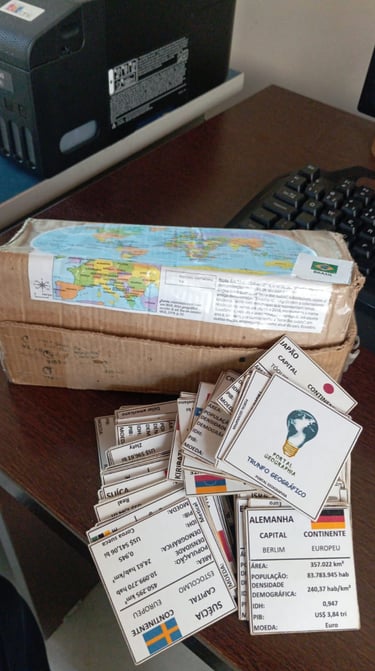 versão física do jogo super trunfo geográfico