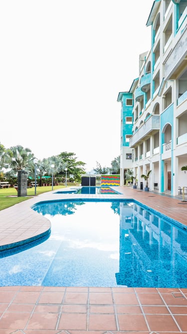 anylodge marina island swimming pool