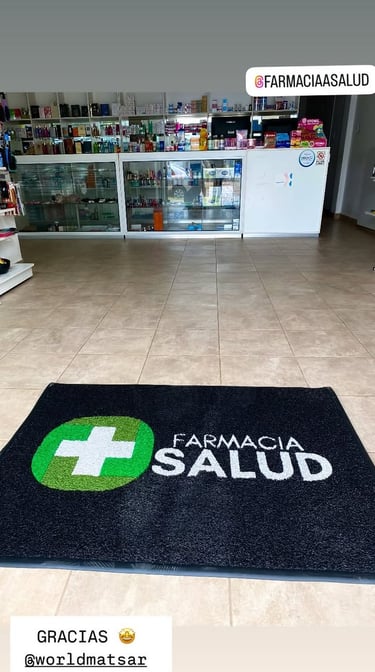 Felpudo con logo personalizado de Farmacia Salud