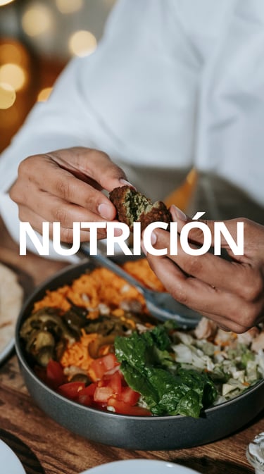 Nutricionista de LAKO diseñando plan de alimentación personalizado en Santander