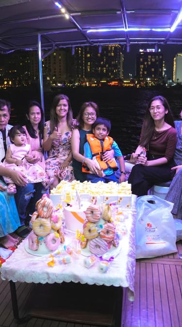 Book Your Yacht Party Photoshoot Now!