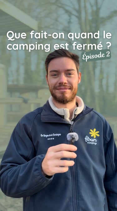 Créatrice de contenu freelance réalisant des vidéos pour une marque