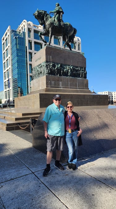 Plaza Independencia and statue of Artigas in Montevideo, Uruguay