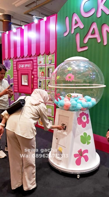 sewa mesin gacha jumbo gachapon di KSO wedding festival