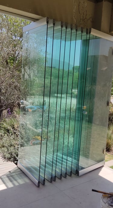 cortina-cristal-plegable-cerramientos-vidrio-quinchos-galerias-salta