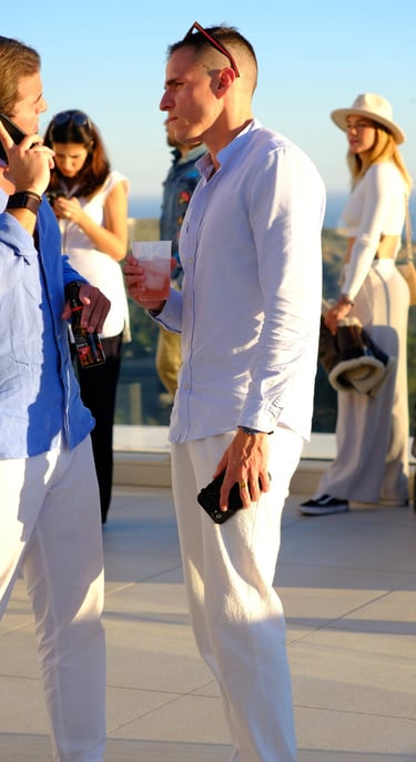 Miguel Cuartin networking in an exclusive Marbella event, representing high-end entrepreneurship 