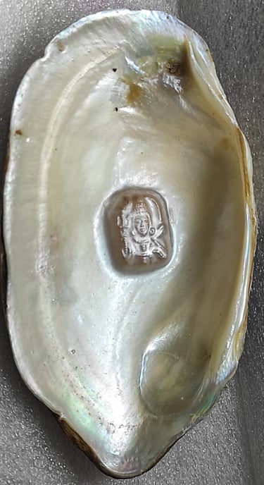 "Cultured pearl featuring divine face, approx 11mm white–nucleus grown gem-Fit for export"